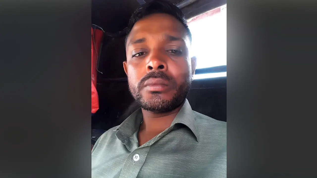 ইলিশ কিনতে গিয়ে নৌ-পুলিশের ধাওয়ায় নদীতে ঝাঁপ, যুবক নিখোঁজ 
