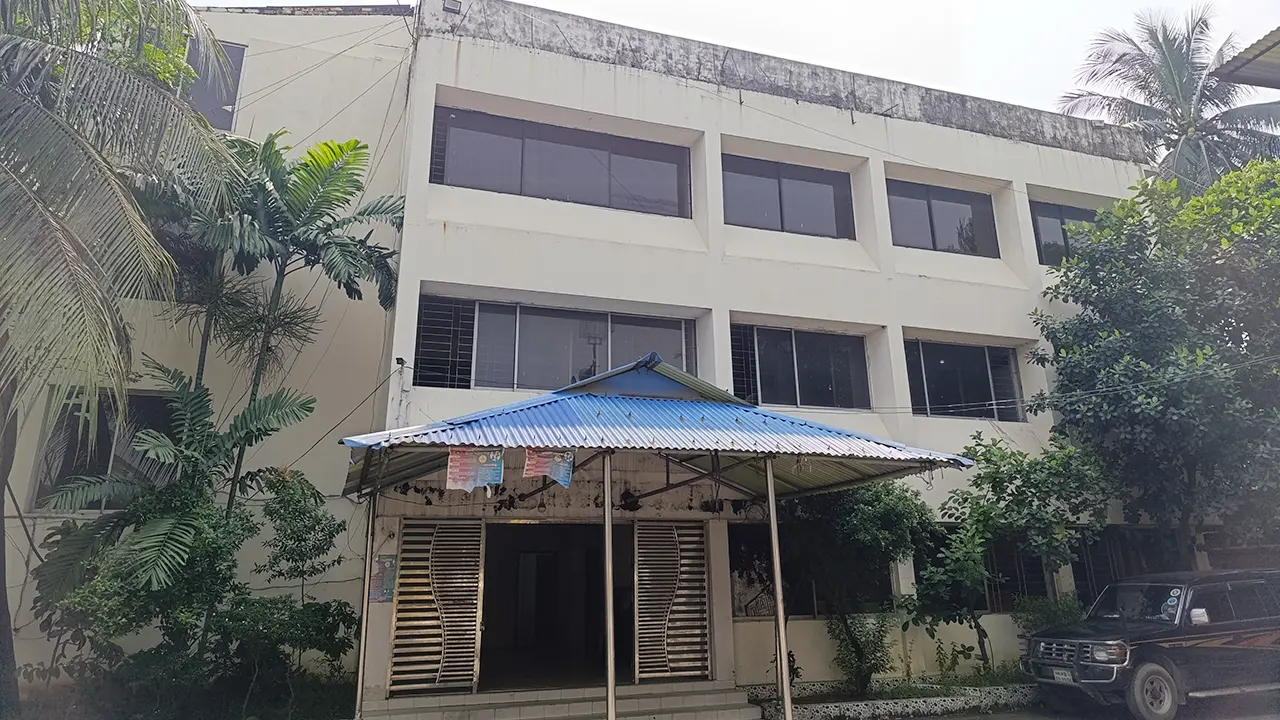 সরকারি বাসায় বহিরাগত ভাড়াটিয়া, ঘটছে নানা অপরাধ