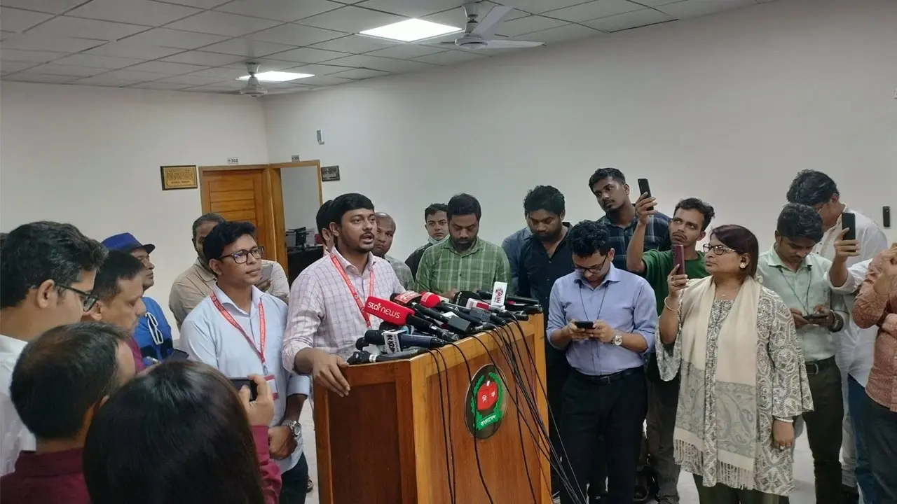 বৈঠকে দুই ঘণ্টা নিশ্চুপ ছিলেন সিইসি : নাসীরুদ্দীন পাটওয়ারী