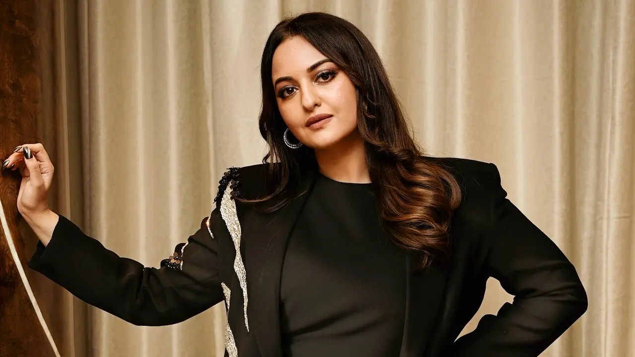 সীমা ছাড়িয়েছে মনে হলেই জবাব দেই : সোনাক্ষী সিনহা