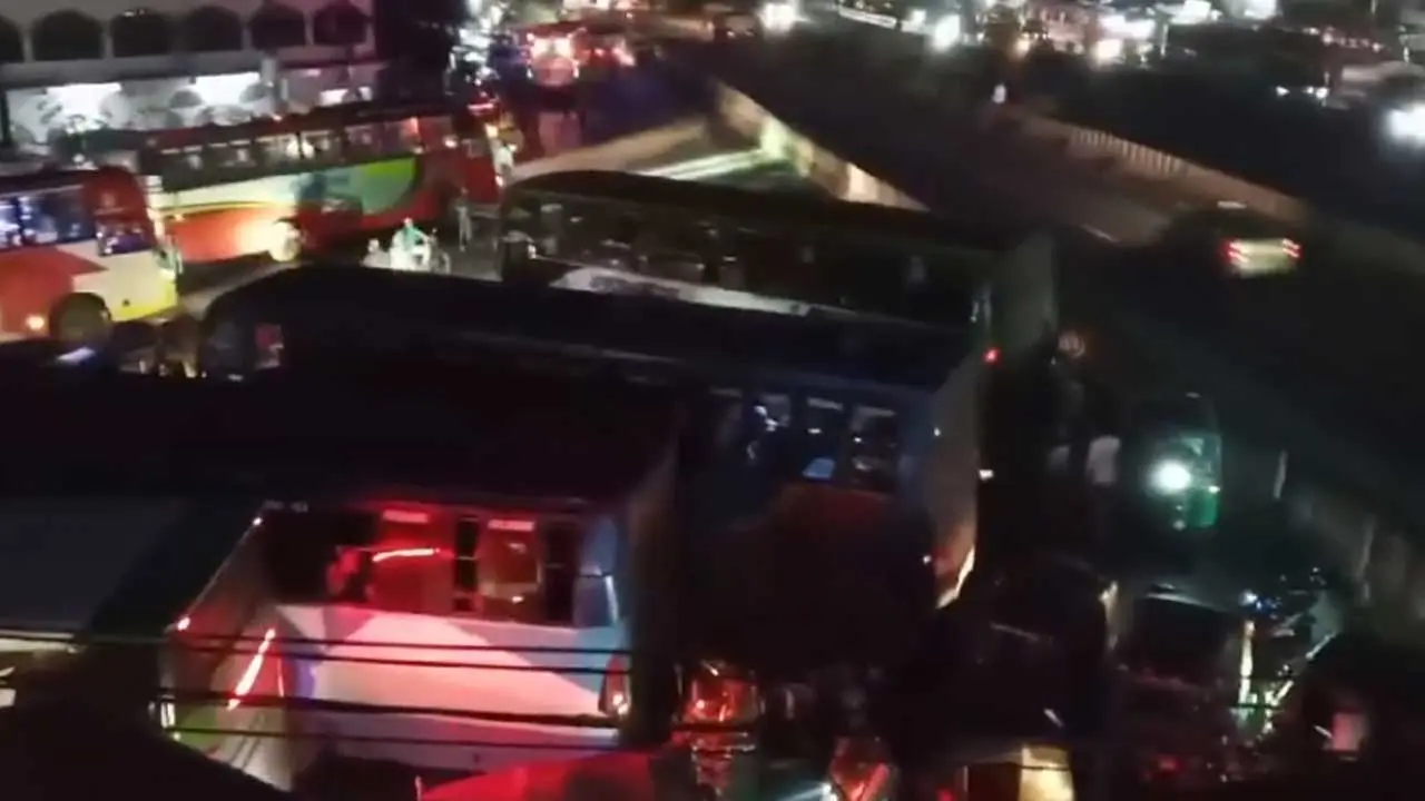 কুমিল্লায় নোয়াখালীর বাস আটকে দিল জনতা