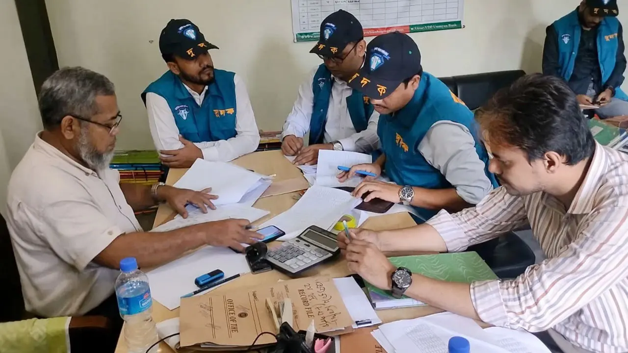 ব্যাংক কর্মকর্তার বিরুদ্ধে ৮ কোটি টাকা আত্মসাতের অভিযোগ, দুদকের অভিযান