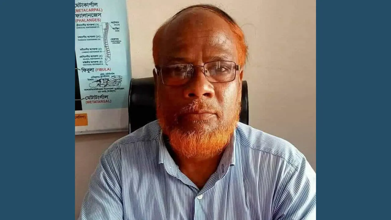 চরাঞ্চলে ঘুরে শিক্ষার্থীদের বিদ্যালয়ে নিয়ে আসতেন শিক্ষক হারুন অর রশিদ