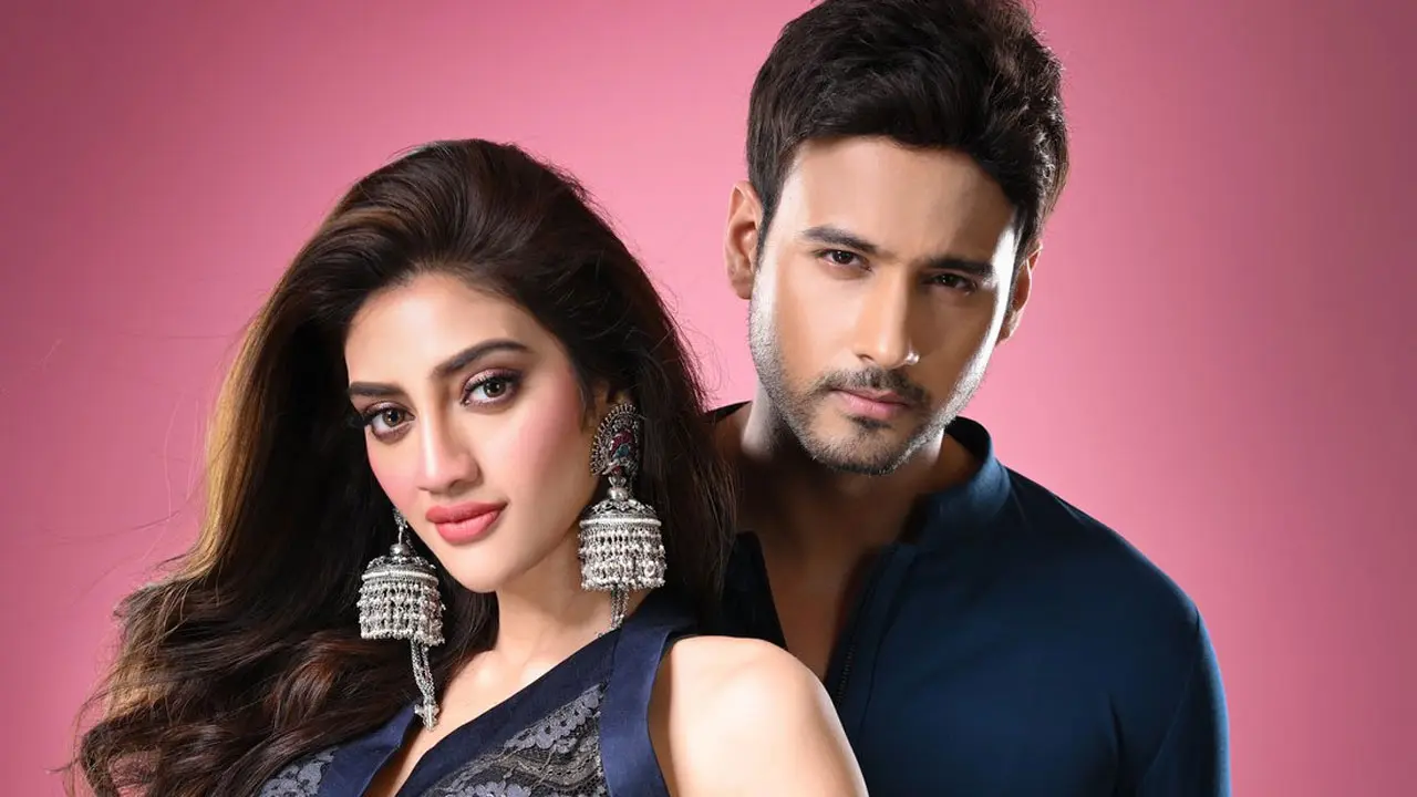 আমরা নিজেদের সঙ্গে লড়াই করছি— বললেন নুসরাত, উত্তর দিলেন যশ