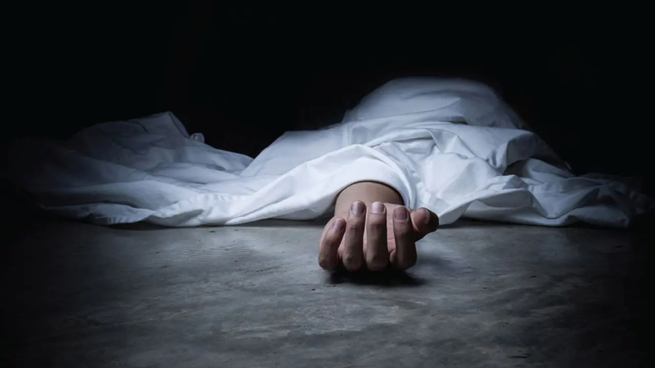 অতিরিক্ত মদপানে তরুণীর মৃত্যু