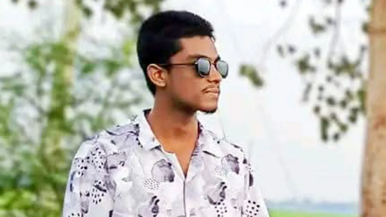 ছাদে জমে থাকা পানিতে বিদ্যুৎস্পৃষ্টে কলেজছাত্রের মৃত্যু