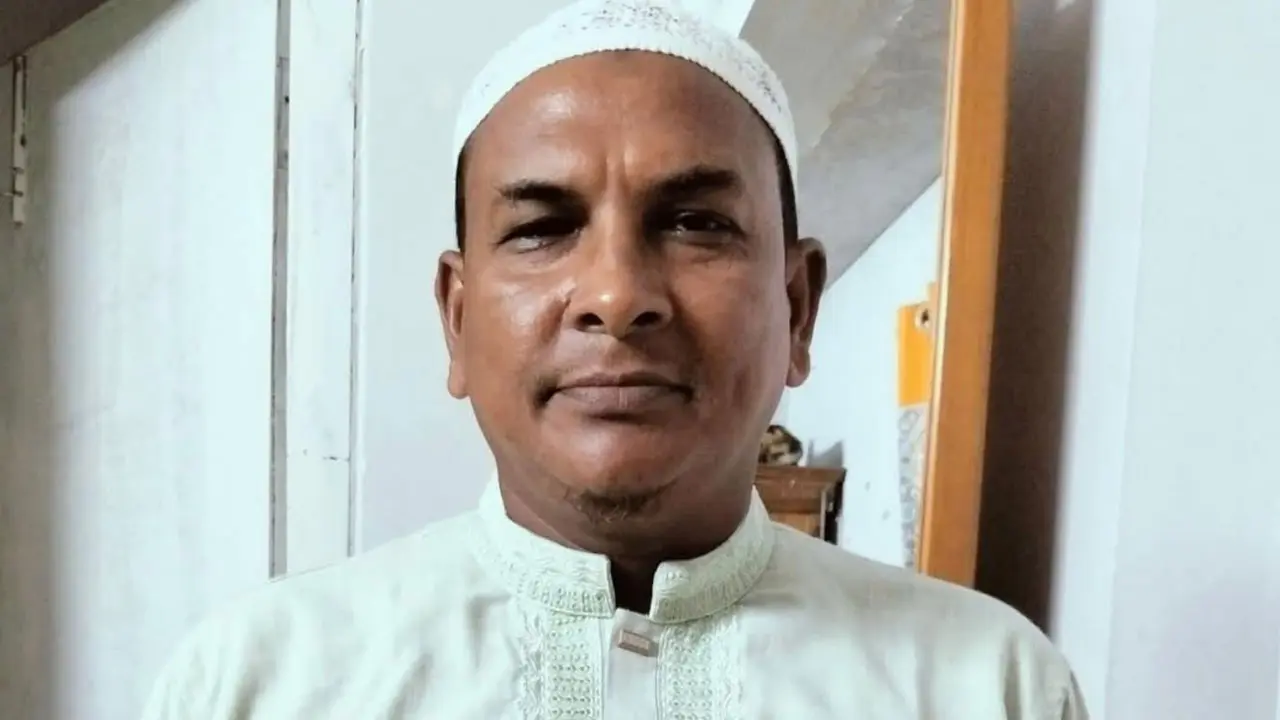 ওমরা পালন শেষে বাড়ি ফেরা হলো না আজাদের
