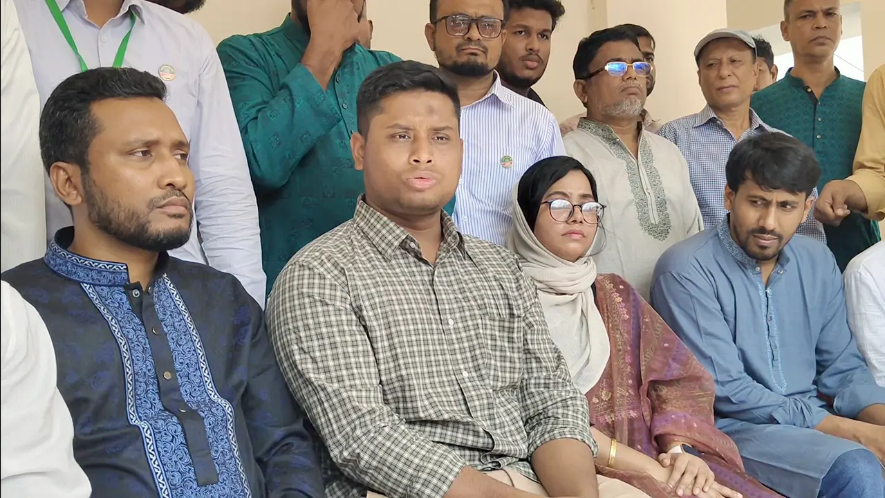 বিএনপি-জামায়াতের সঙ্গে এনসিপির দূরত্বের কথাটি সত্য নয়: হাসনাত আবদুল্লাহ