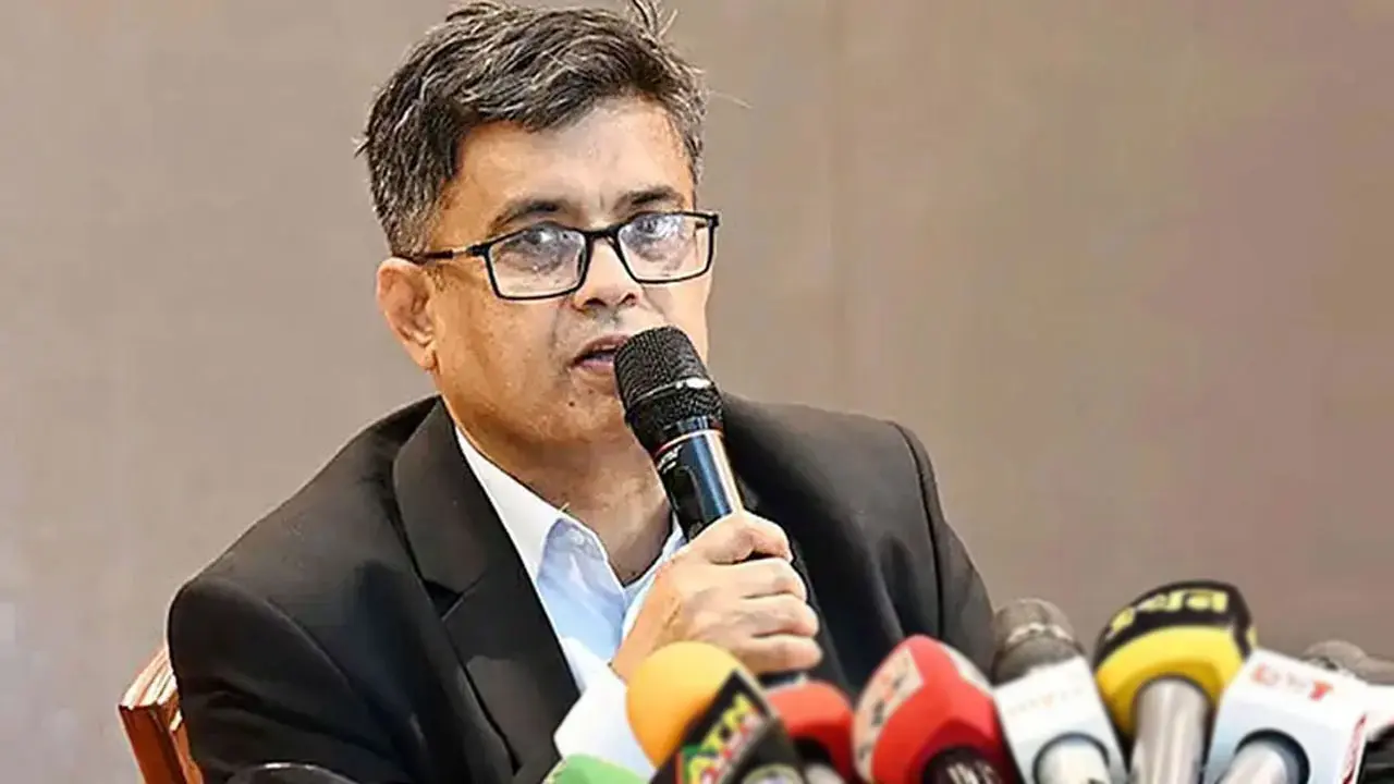 বিমানবন্দরে আগুনের ঘটনা তদন্তে স্কটল্যান্ড ইয়ার্ডের সহযোগিতা চাওয়া হয়েছে