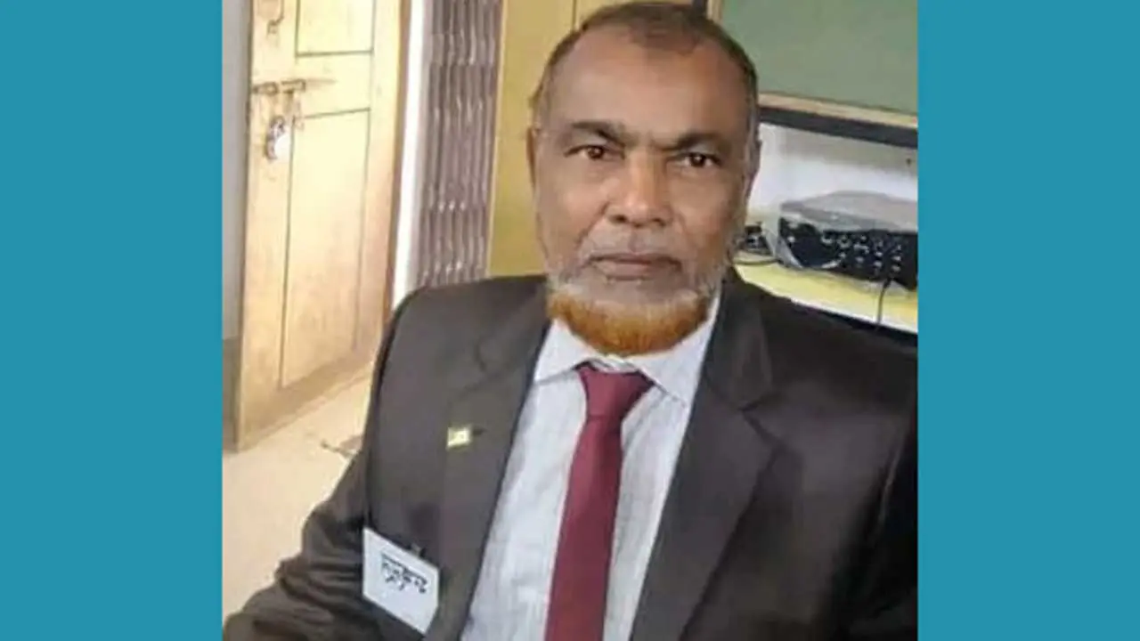 শেষ কর্মদিবসে বিদ্যালয় প্রাঙ্গণে লুটিয়ে পড়লেন ভারপ্রাপ্ত প্রধান শিক্ষক