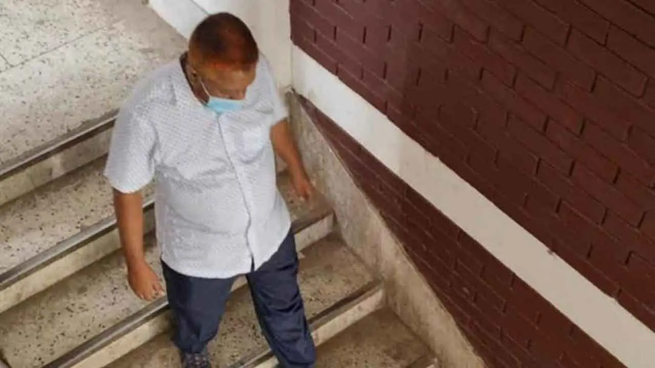প্লট বরাদ্দে দুর্নীতি : আত্মসমর্পণ করেও পালিয়ে গেলেন রাজউক কর্মকর্তা