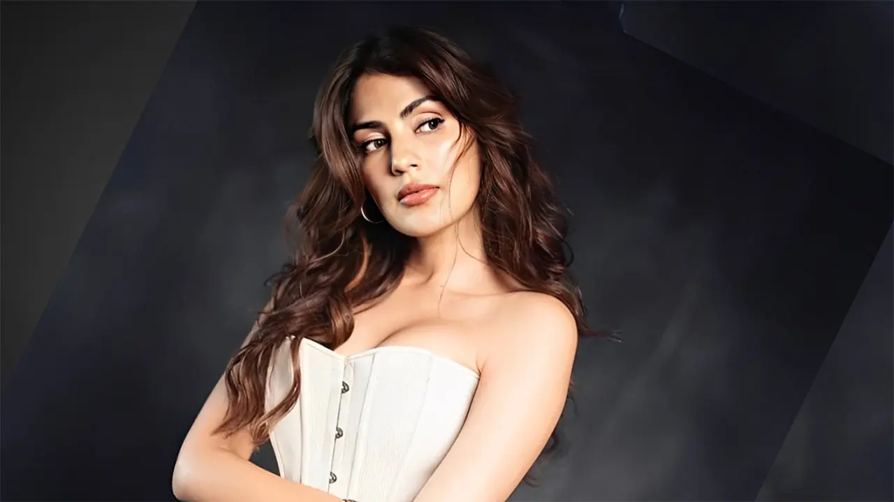 পাসপোর্ট ফেরত পেলেন রিয়া চক্রবর্তী