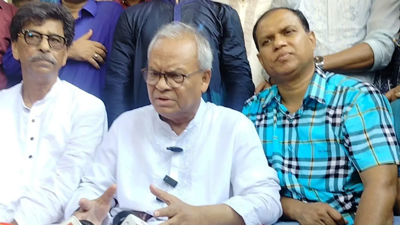 আমরা গণতন্ত্রের সুবাতাস বইয়ে দেওয়ার জন্য কাজ করছি : রিজভী