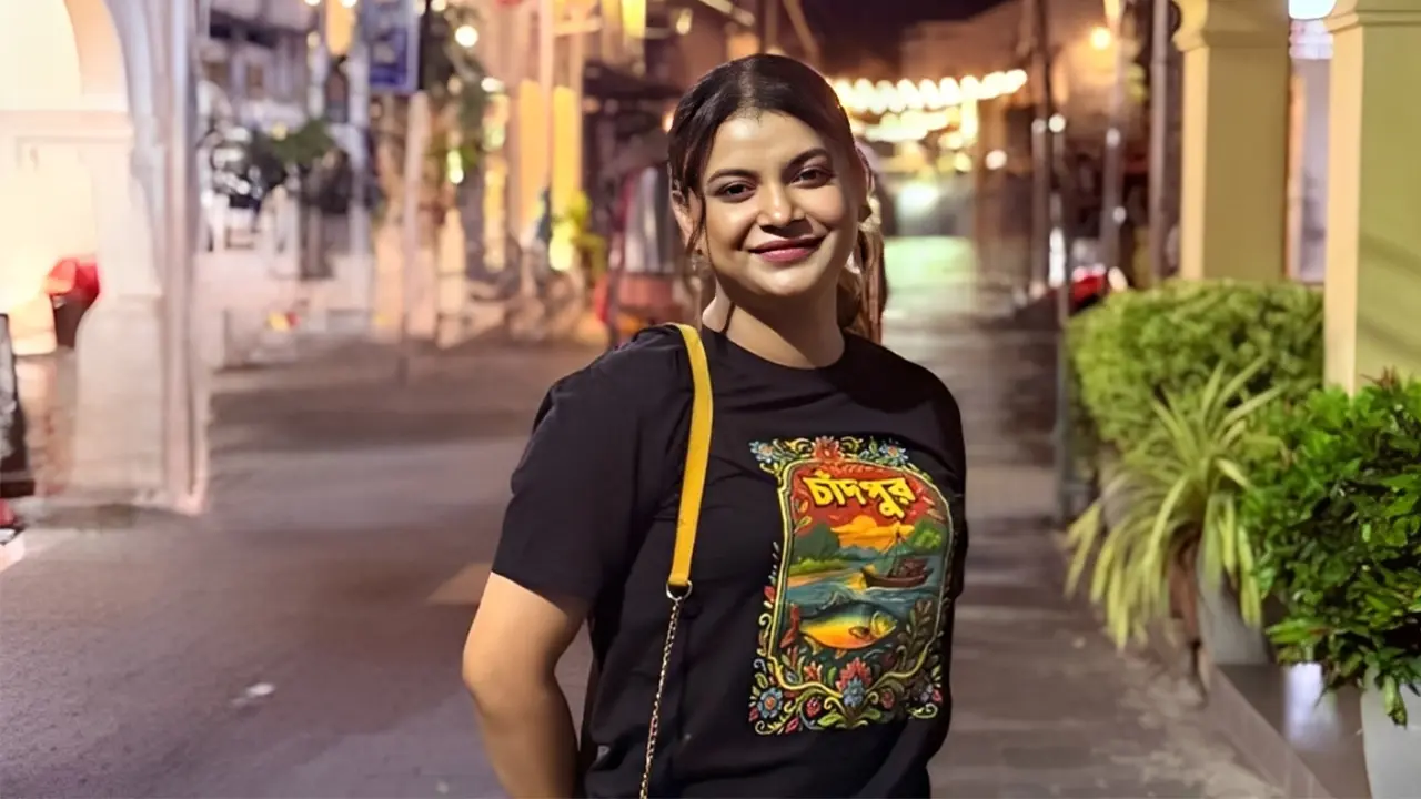 ছবি শেয়ার করে কটাক্ষের শিকার শবনম ফারিয়া