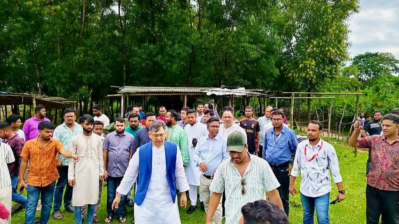 সিলেটে গুমবিষয়ক প্রামাণ্যচিত্রের শুটিংয়ে সালাহউদ্দিন আহমদ