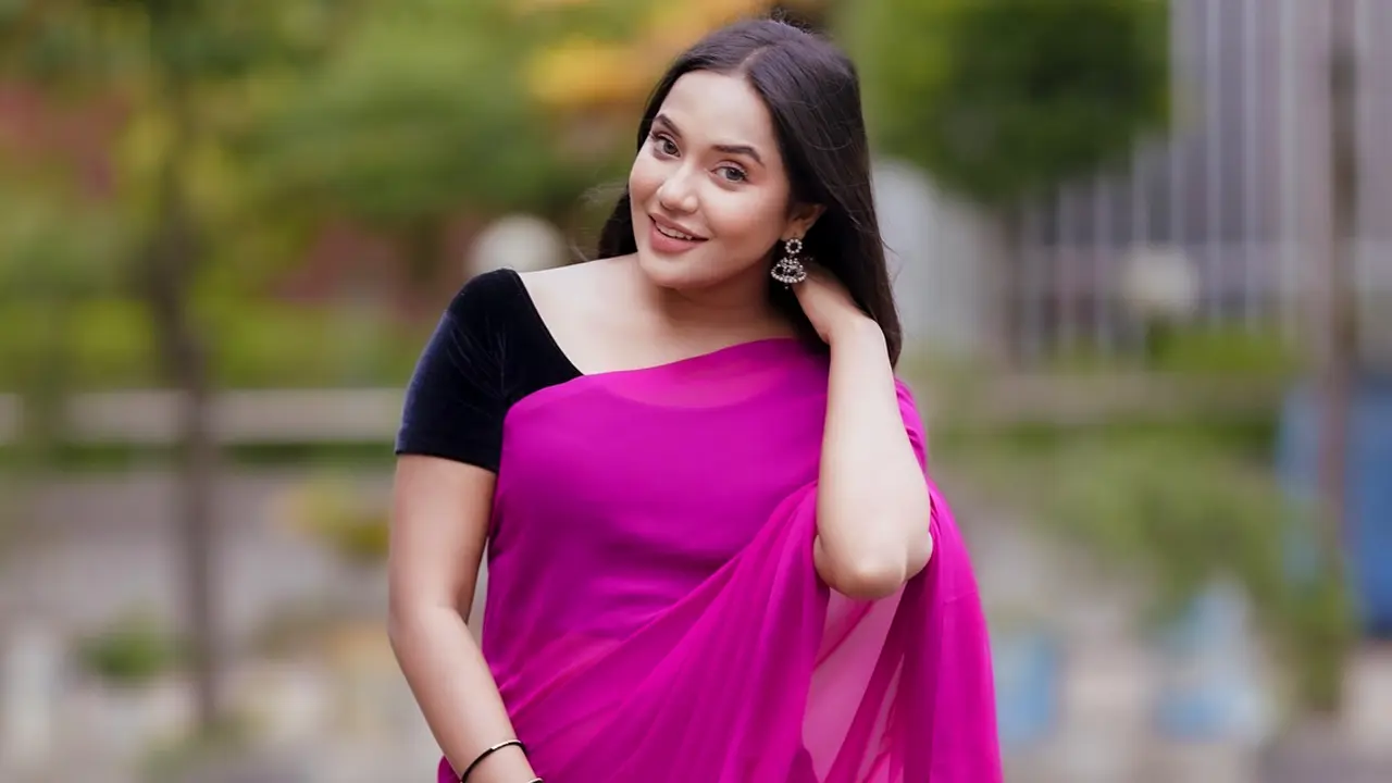 ‘বিতর্কিত’ সেই ছবির ব্যাখ্যা দিলেন সামিরা খান মাহি