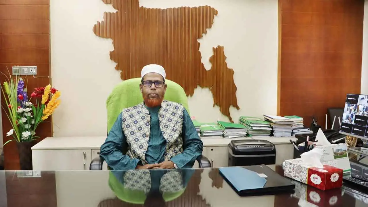 শিক্ষকের মর্যাদা বাড়াতে হবে, নয়ত জাতির অগ্রগতি থেমে যাবে