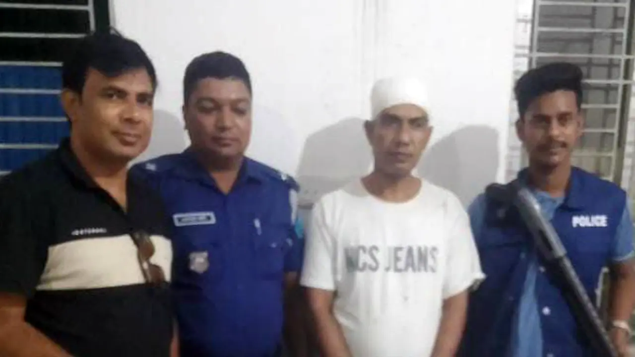 পুলিশকে লক্ষ্য করে গুলি, পিস্তলসহ ডাকাত গ্রেপ্তার