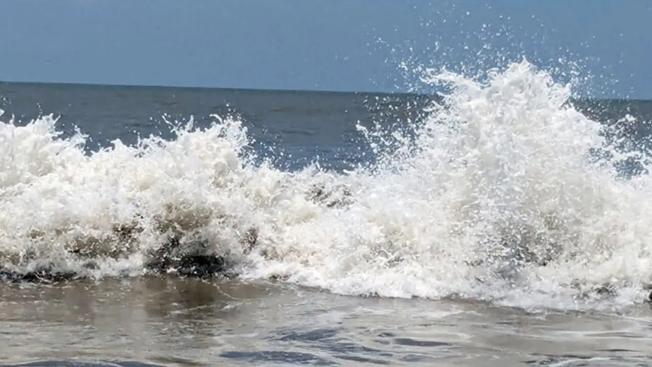 সাগরে লঘুচাপ সৃষ্টির আভাস, ঘনীভূত হতে পারে
