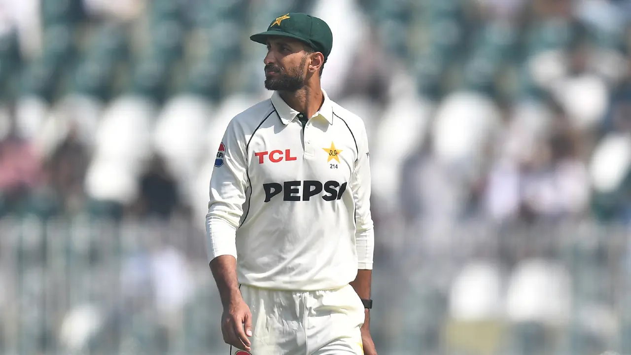 পাকিস্তানের অধিনায়ক হয়েও দায়িত্ব পেলেন পিসিবিতে