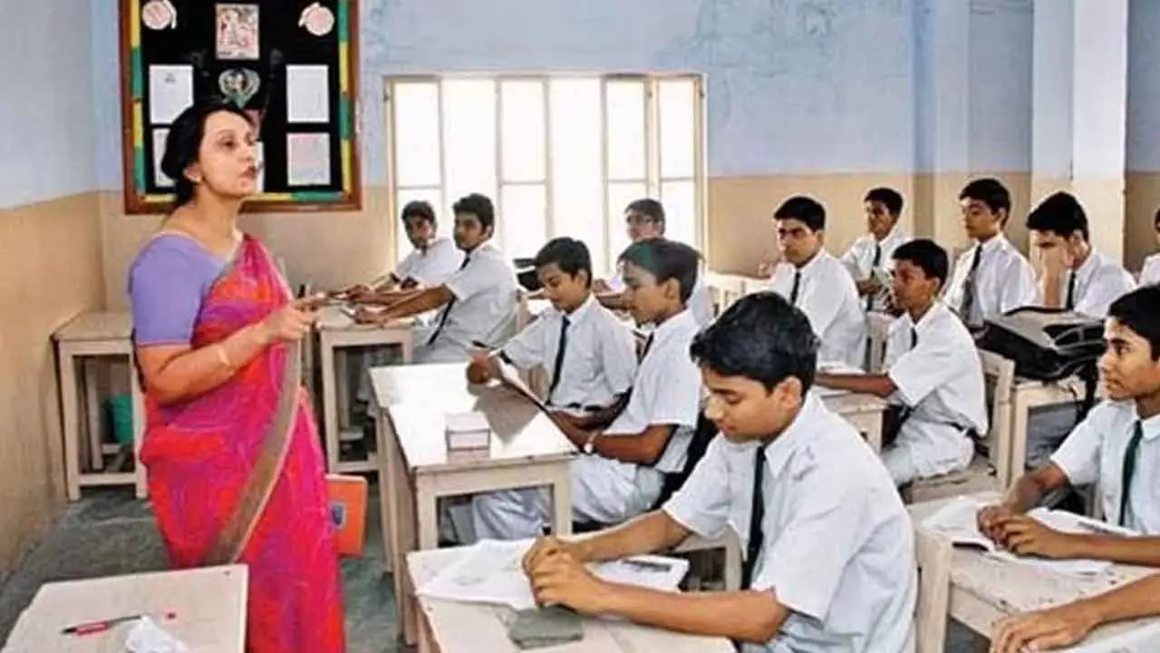 ১২ অক্টোবর ঢাকায় বড় জমায়েতের ঘোষণা এমপিওভুক্ত শিক্ষকদের