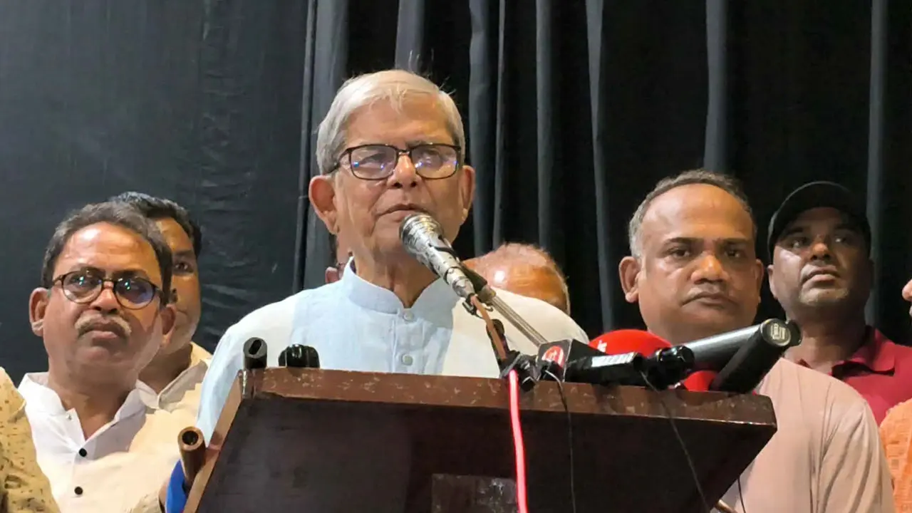 রাজনৈতিক ভুলে ফ্যাসিস্টদের কবলে পড়া যাবে না : মির্জা ফখরুল