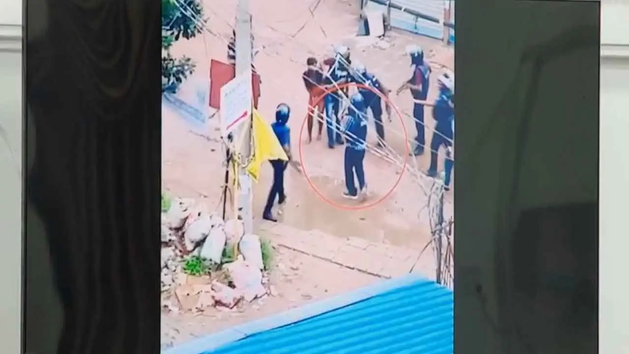 গুলি করার পর হৃদয়ের রক্তাক্ত দেহটি নদীতে ফেলে দেয় পুলিশ