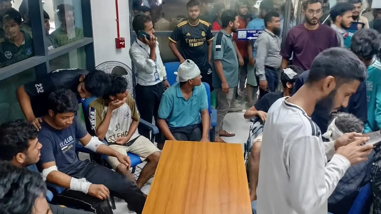 ড্যাফোডিল ইউনিভার্সিটির ১১ শিক্ষার্থীকে হস্তান্তর, মারধরের অভিযোগ