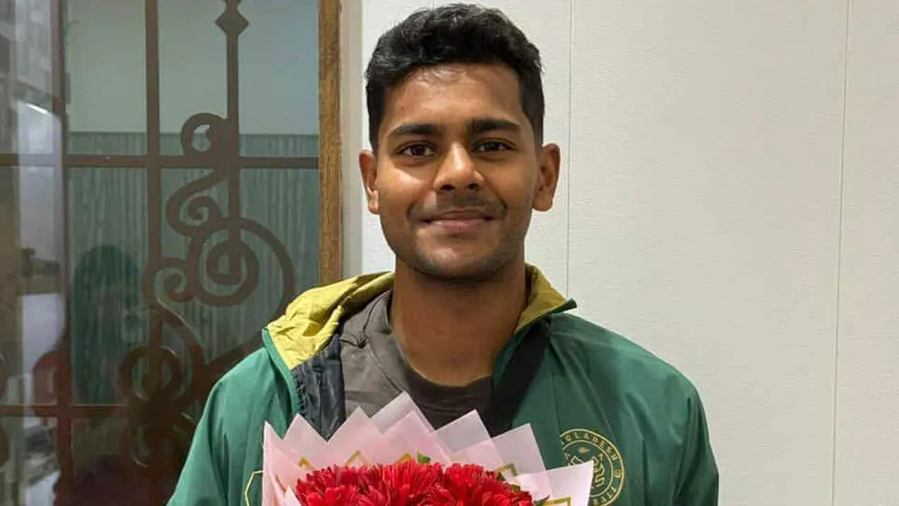 সামিত আসলেন, ঢাকায় অনুশীলনে হংকং