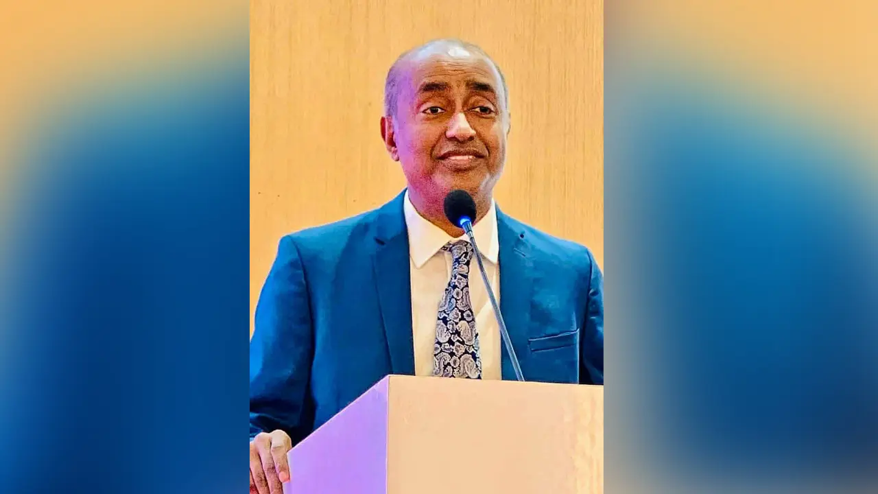 সাড়ে ৫ হাজার টাকা বেতনে চাকরি শুরু করেন অ্যাটর্নি জেনারেল