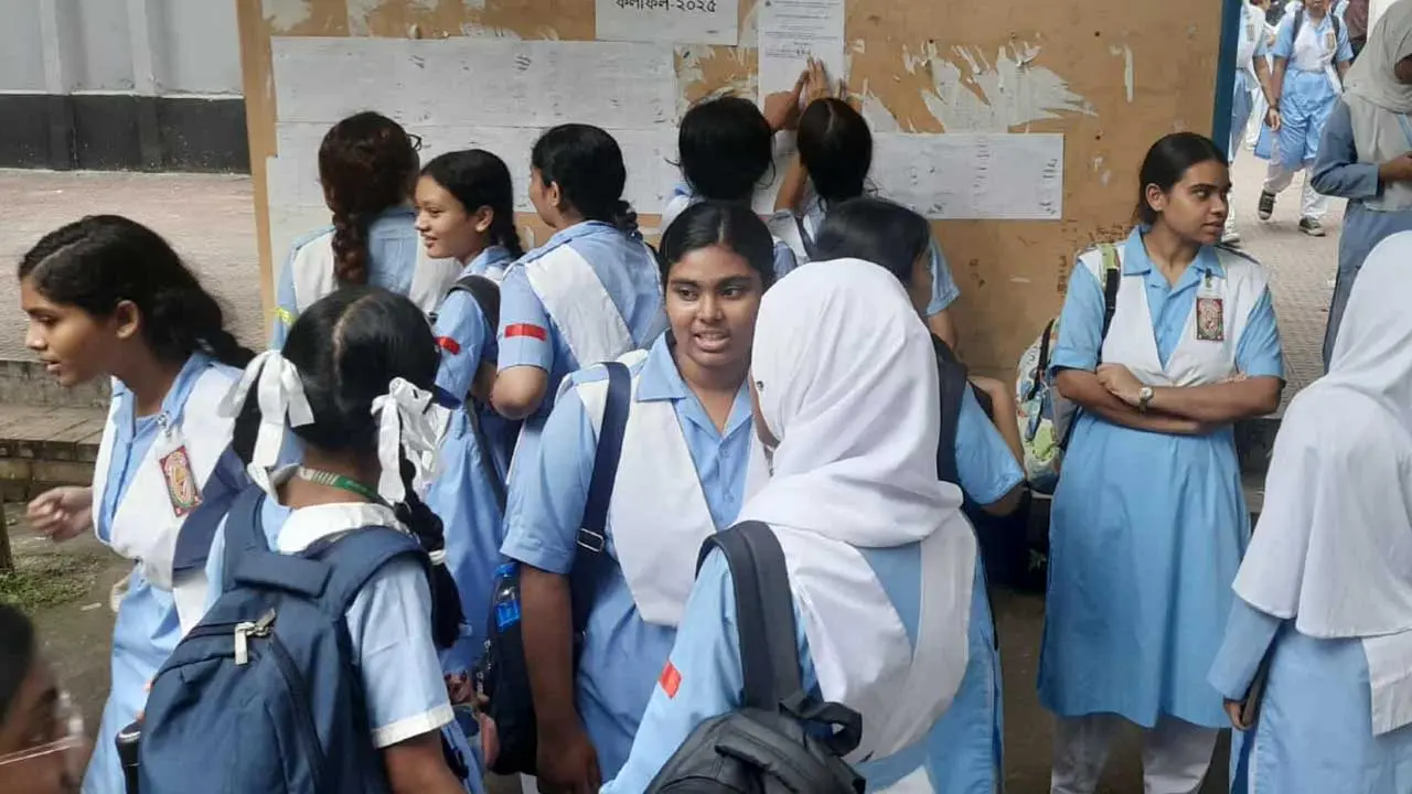 ভিকারুননিসায় পাস ৯৭ শতাংশের বেশি, ৯৮৬ জন পেয়েছে জিপিএ–৫