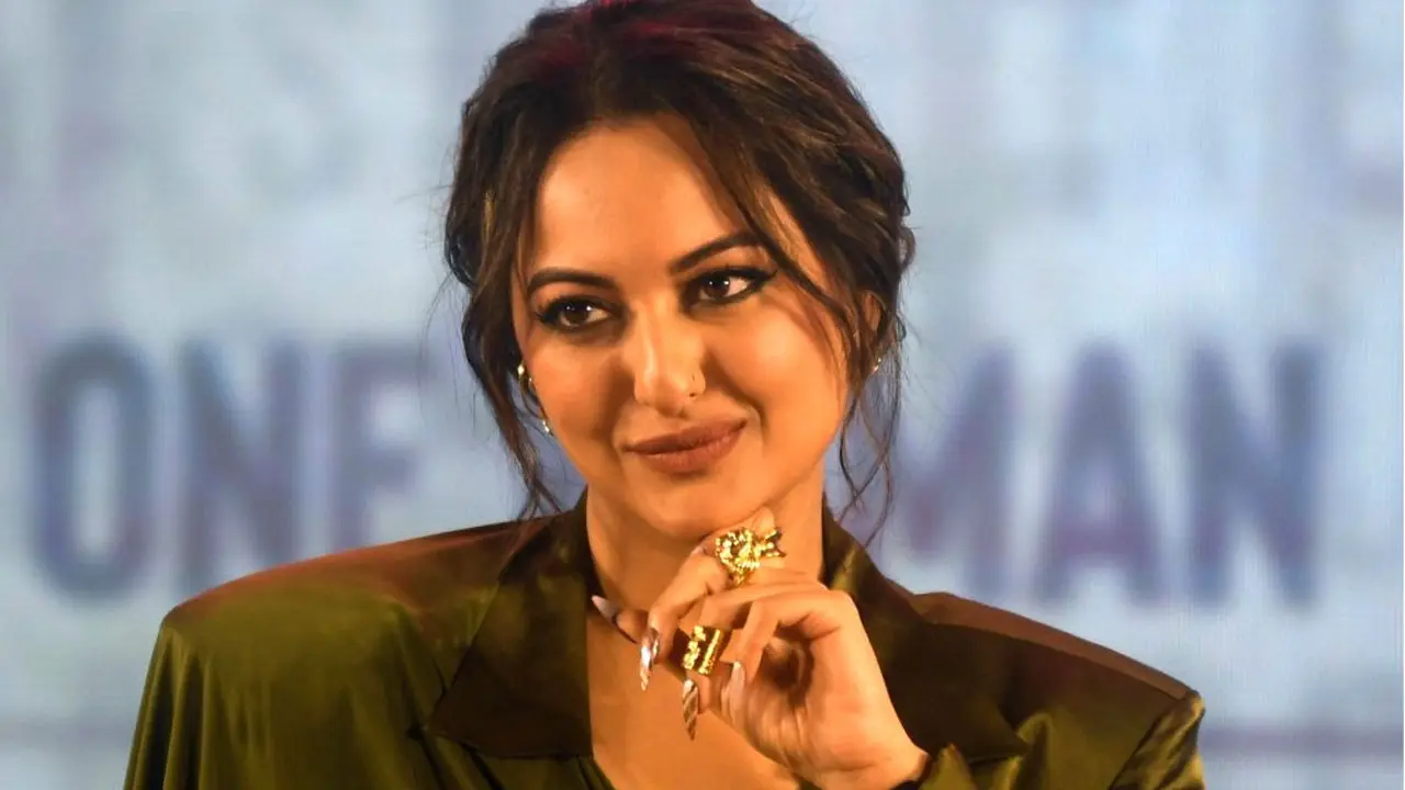আমি ১৬ মাসের গর্ভবতী : সোনাক্ষী সিনহা