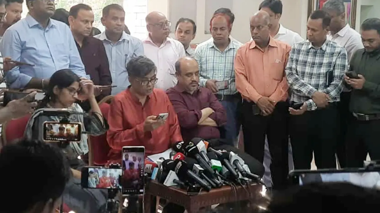 স্বনির্ভর হওয়ার তাগিদ দিলেন প্রধান উপদেষ্টা