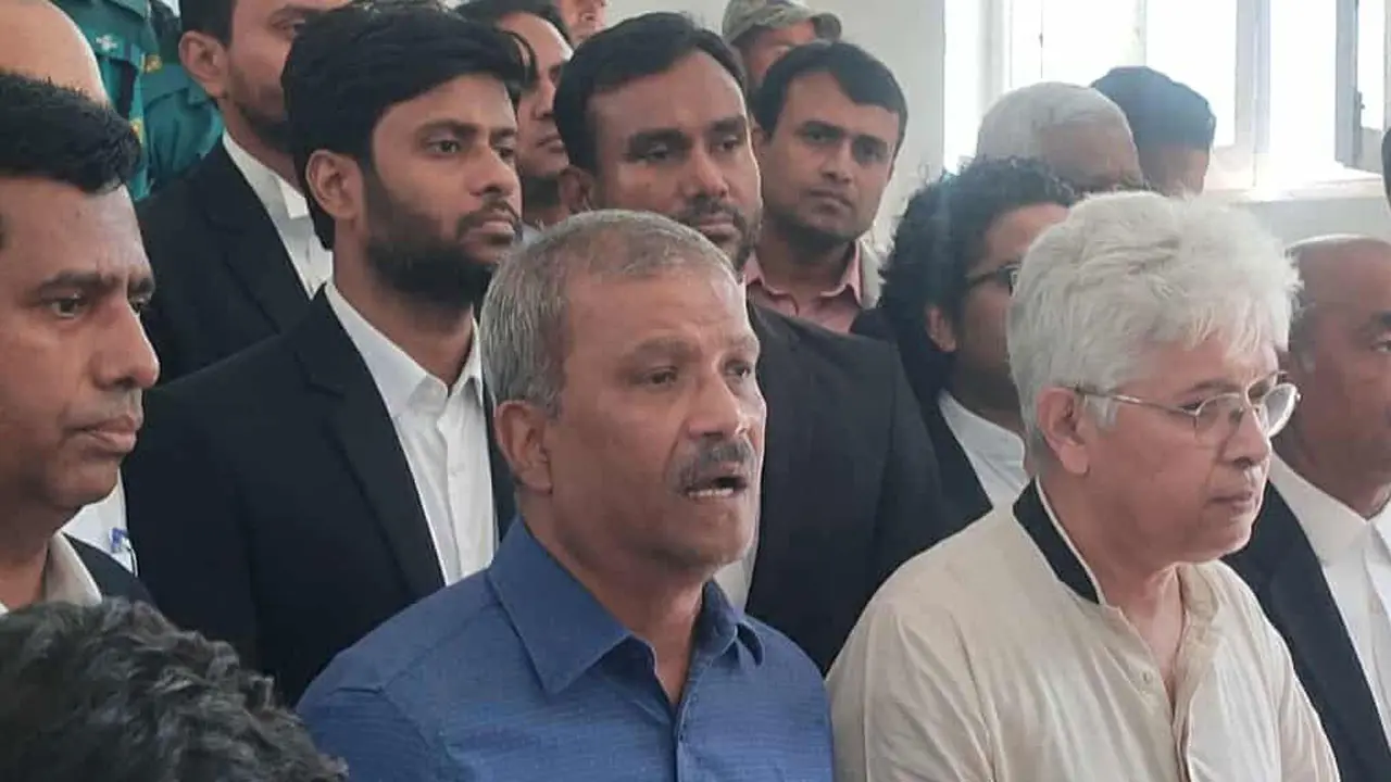 জুলাইয়ের মানবতাবিরোধী অপরাধের বিচার অনিবার্য : আইন উপদেষ্টা