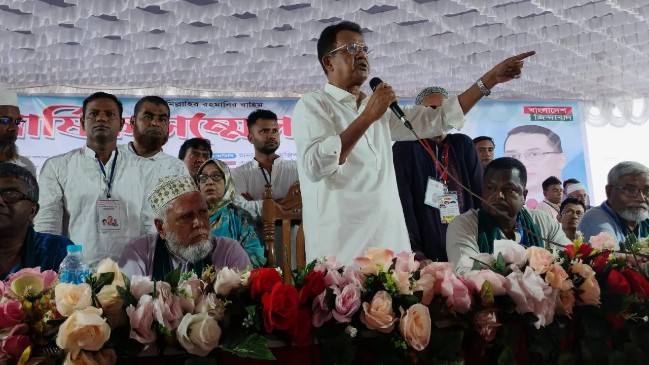 নির্বাহী আদেশে নয়, আওয়ামী লীগকে আইনের মাধ্যমে নিষিদ্ধ করতে হবে