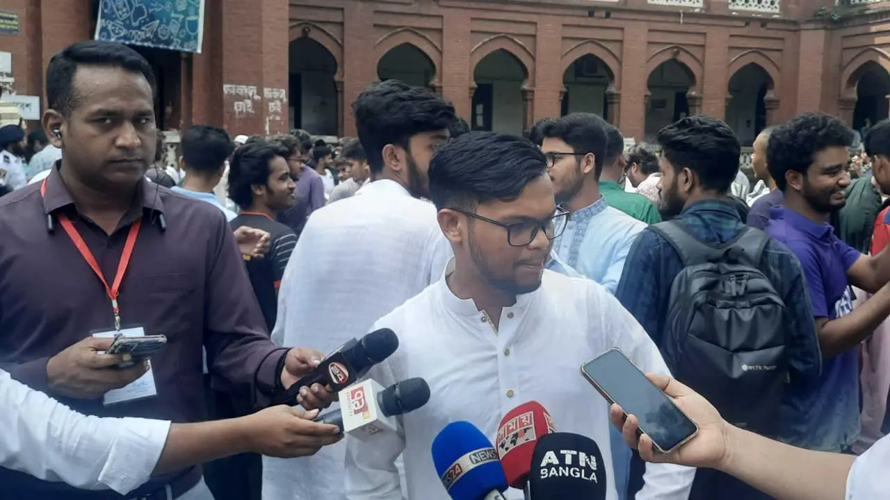 আনন্দঘন পরিবেশে ভোট, শিক্ষার্থীদের রায়ই চূড়ান্ত : আবু বাকের