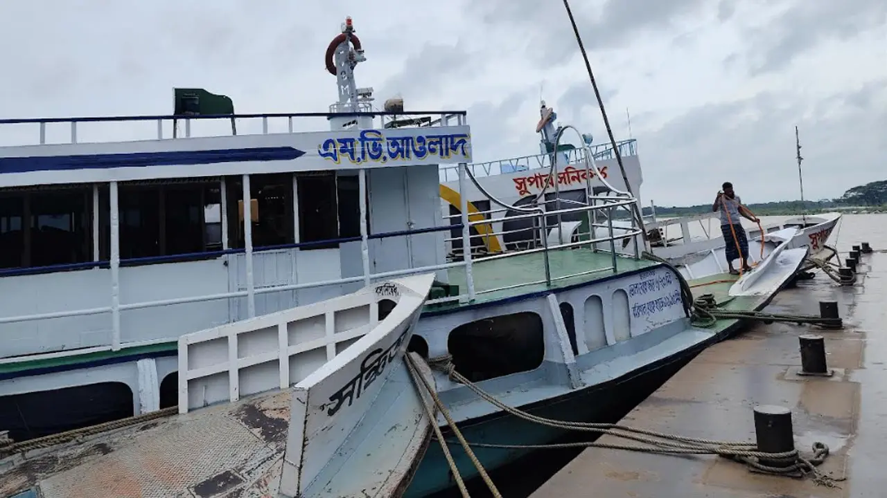 ভোলার ৮ নৌরুটে যাত্রীবাহী লঞ্চ চলাচল বন্ধ