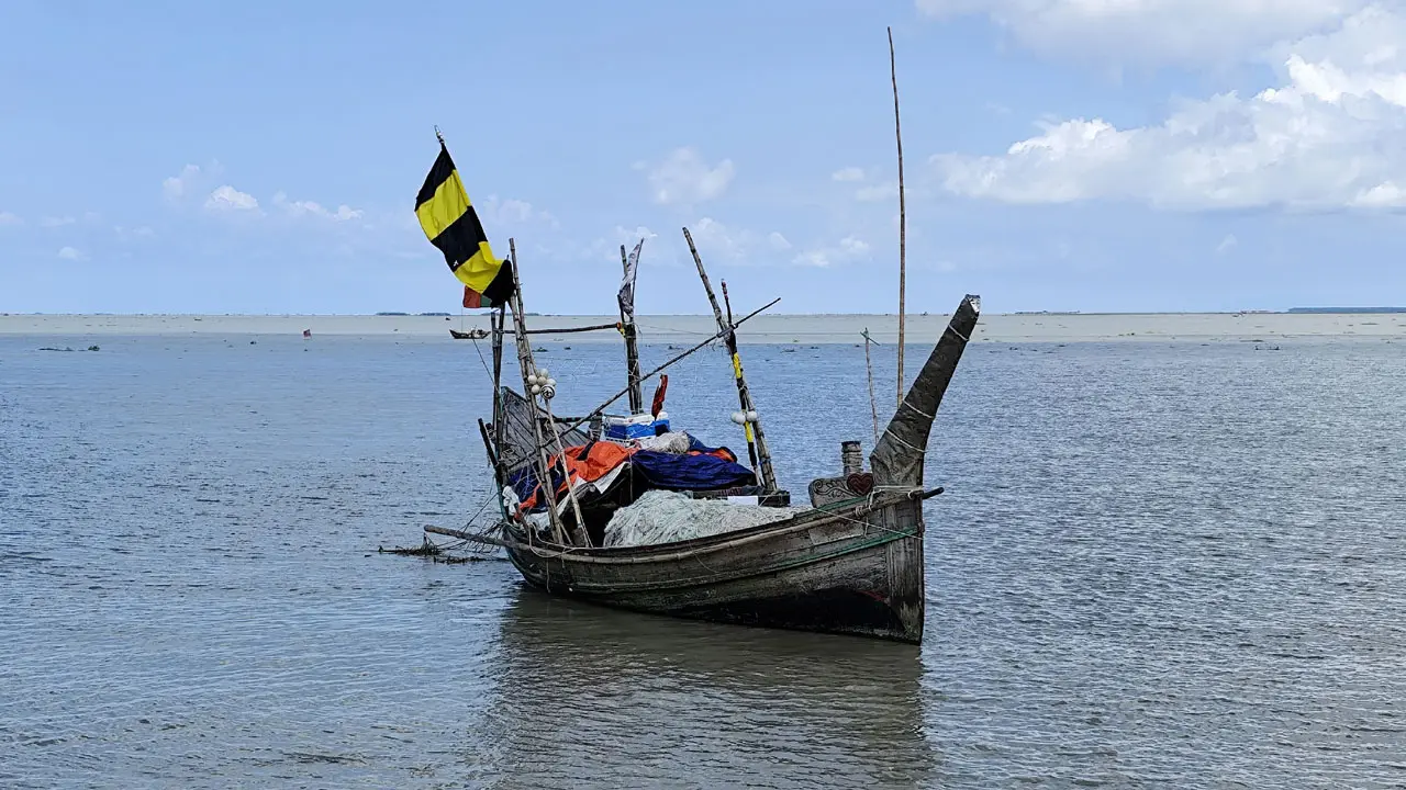 ১৭ দিন ধরে নিখোঁজ ১৮ জেলে