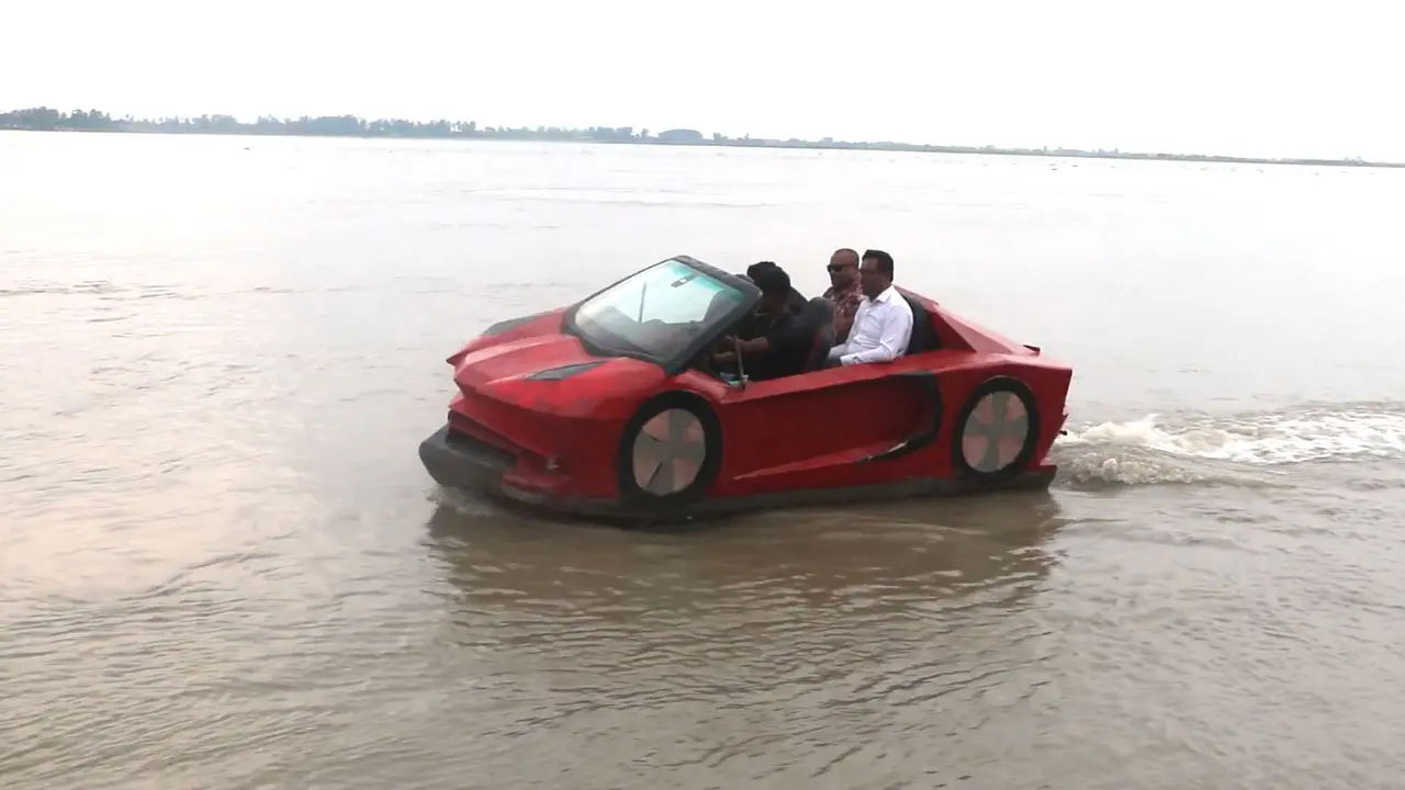 নদীতে ছুটছে রাহাতের ‘ল্যাম্বরগিনি’
