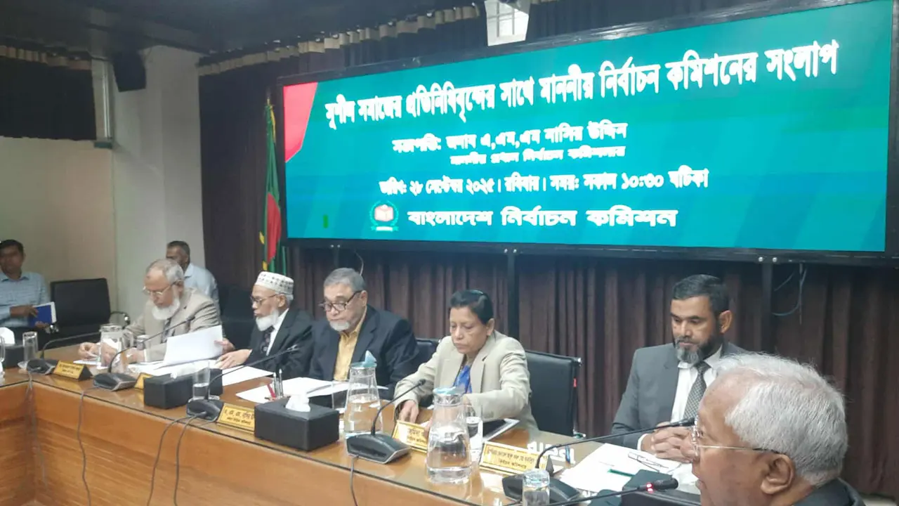 আমরা ৯টি আইন সংশোধন করছি : সিইসি