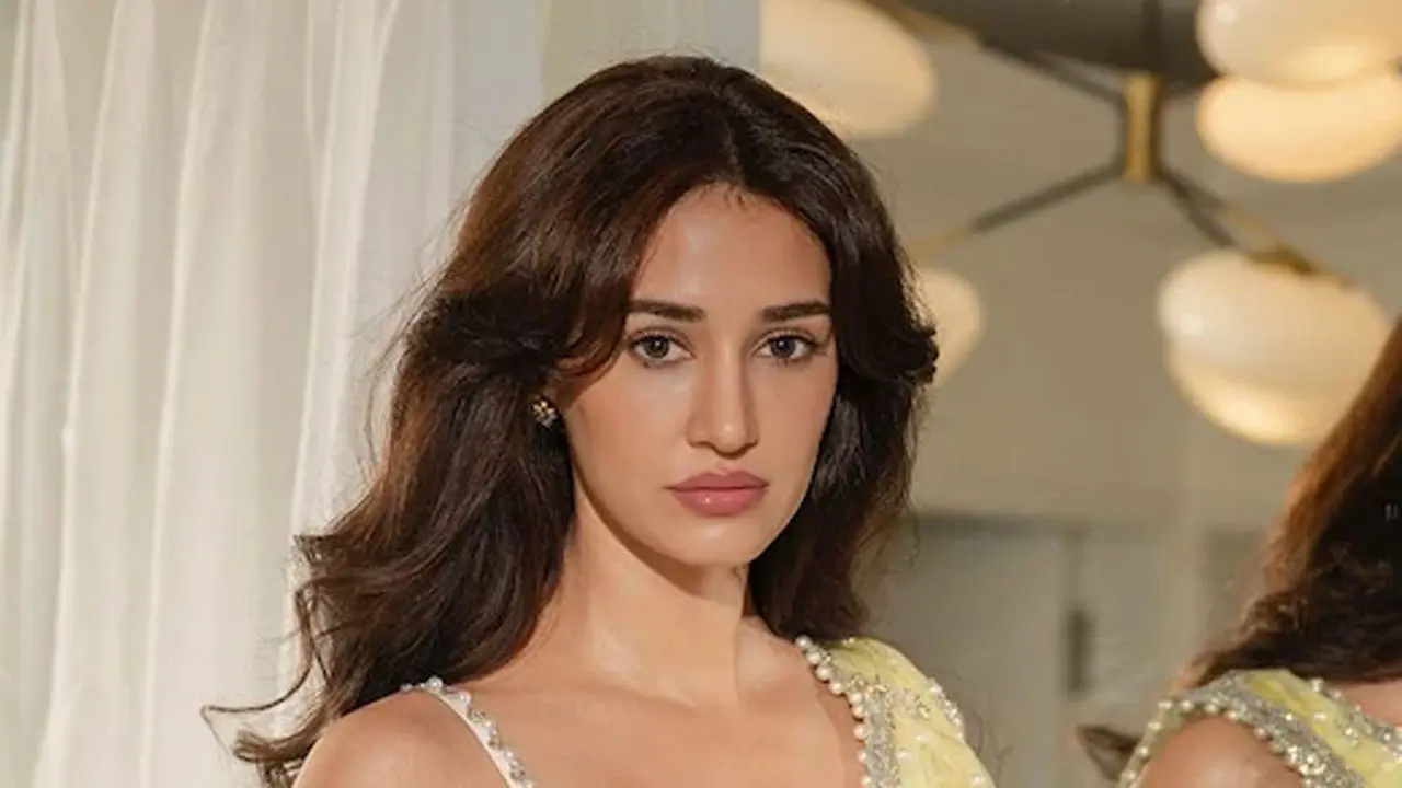 এবার অভিনেত্রী দিশার বাড়িতে গোলাগুলি