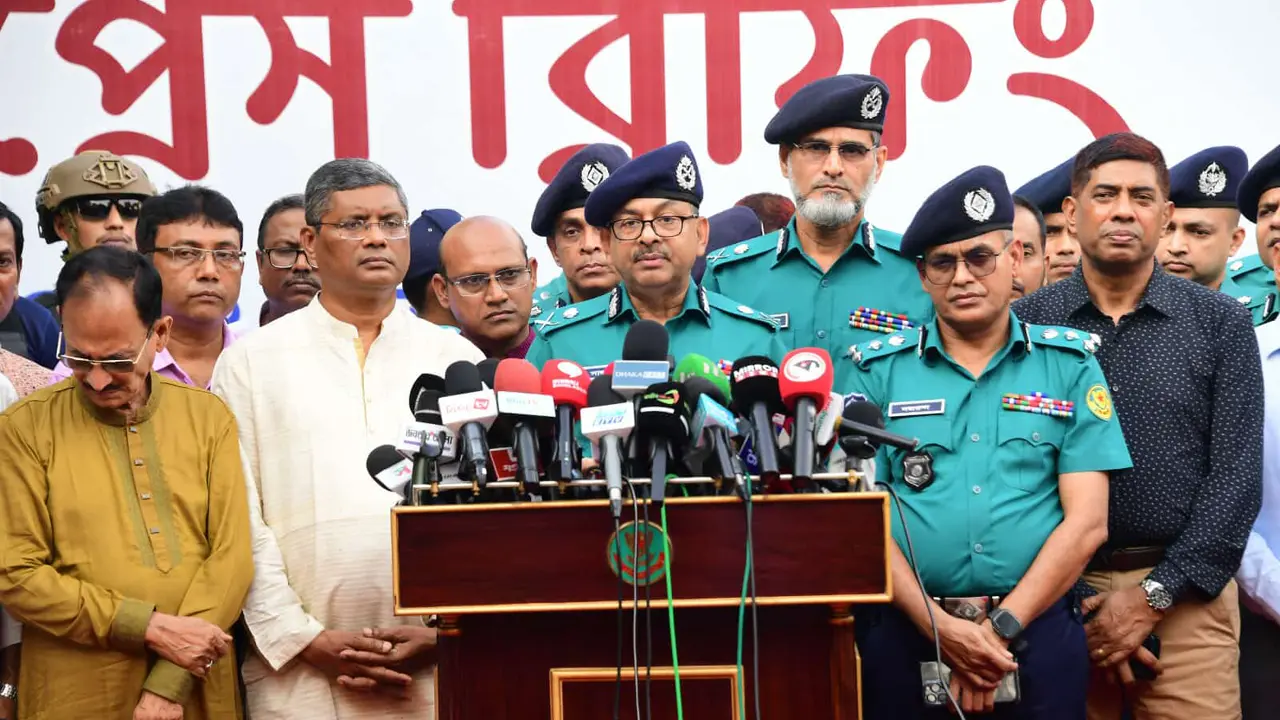 ঢাকায় ৮৯ পূজামণ্ডপ অধিক ঝুঁকিপূর্ণ : ডিএমপি কমিশনার