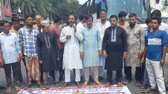 চট্টগ্রাম-কক্সবাজার মহাসড়ক ৬ লেন করার দাবিতে অবরোধ