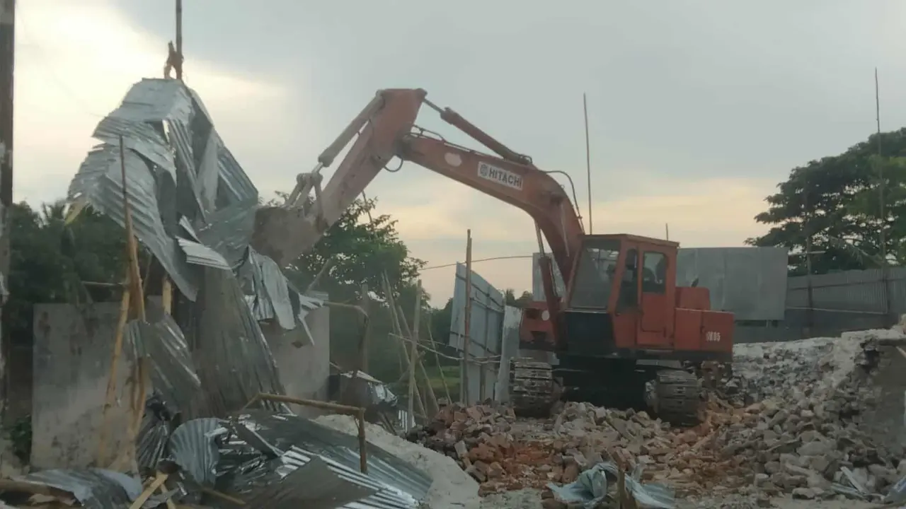 সোনারগাঁয়ে চুনা কারখানা গুঁড়িয়ে অবৈধ গ্যাস সংযোগ বিচ্ছিন্ন
