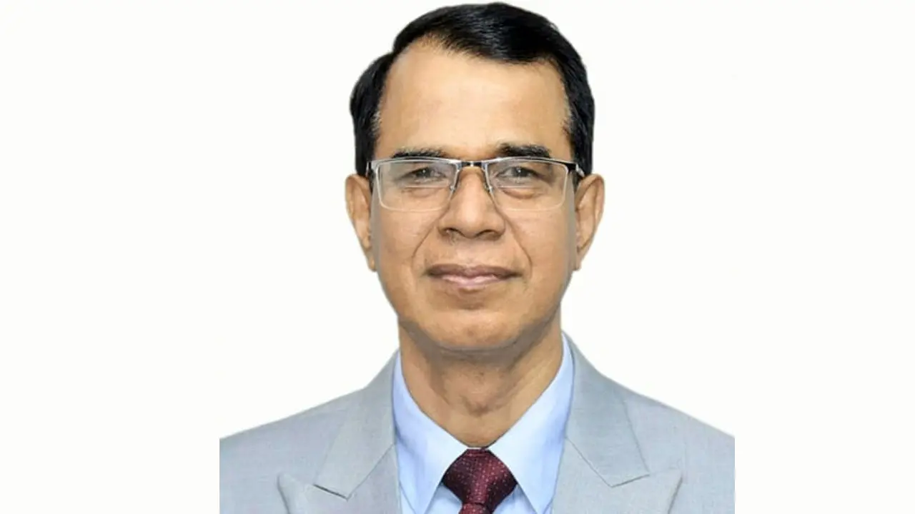 বিমানবন্দরে আটকে দেওয়া হলো বাংলাদেশ ব্যাংকের ডেপুটি গভর্নরকে