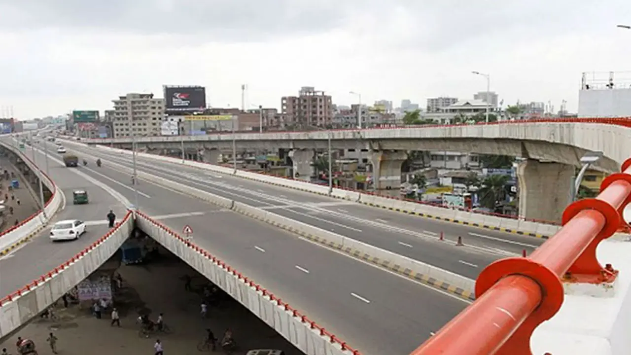 হানিফ ফ্লাইওভারে বাসের ধাক্কায় পথশিশু নিহত 