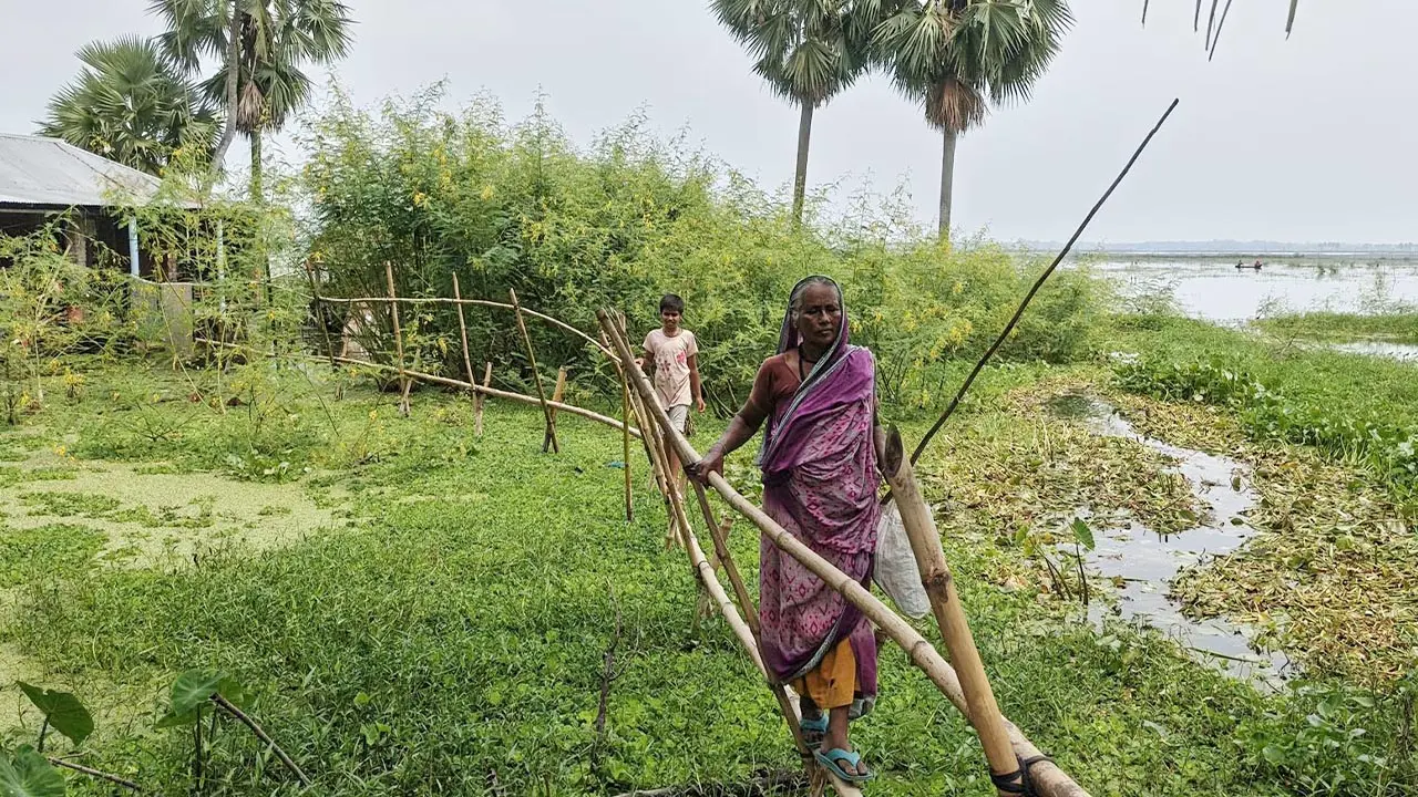 দুর্গাপূজার আনন্দ নেই বাড়েধাপাড়ায়