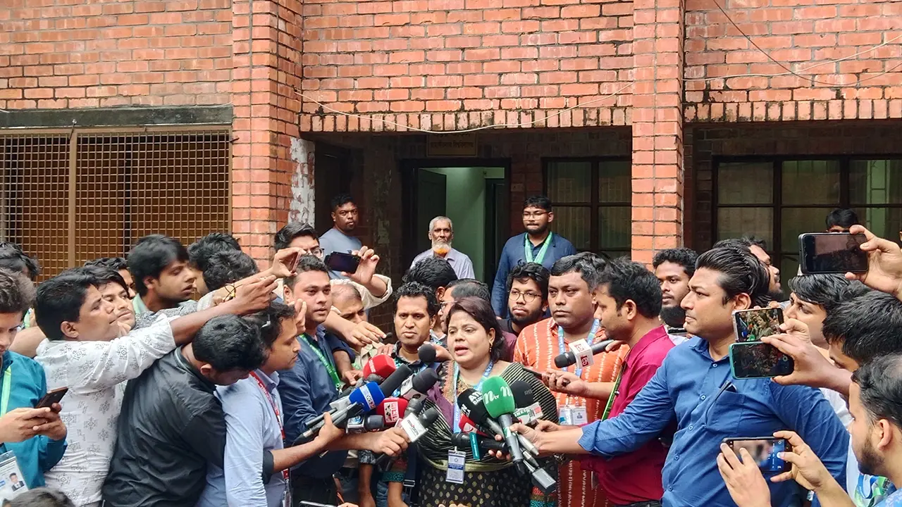 নির্বাচন কমিশনের অব্যবস্থাপনার কারণেই সহকর্মীর মৃত্যু হয়েছে