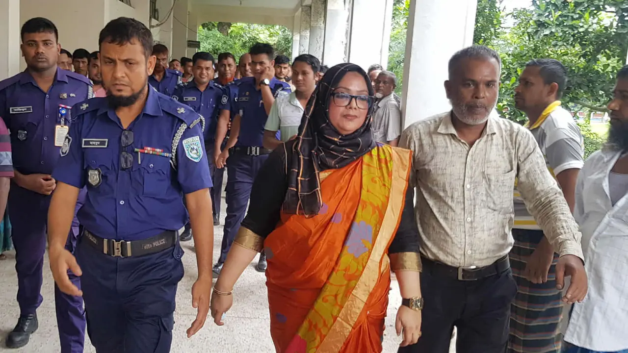 সাংবাদিক নির্যাতন : কুড়িগ্রামের সাবেক ডিসি সুলতানার হাইকোর্টে জামিন