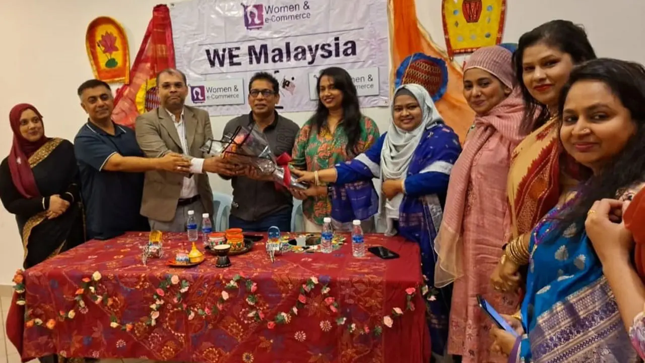 মালয়েশিয়ায় মোশাররফ করিমকে সংবর্ধনা দিয়েছেন প্রবাসী নারী উদ্যোক্তারা